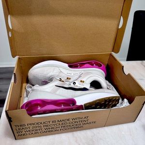 Women’s Nike Airmax 2021